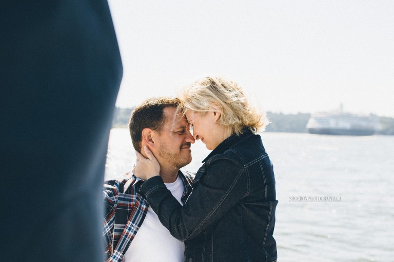 couple-sailing-vancouver