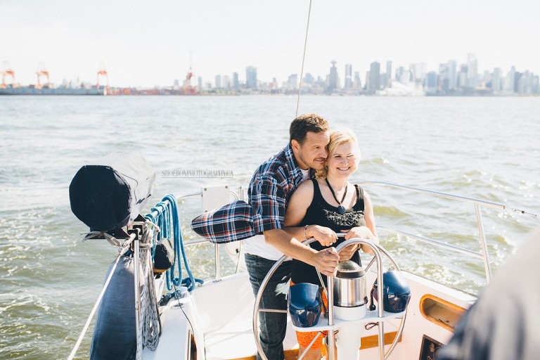 couple-sailing-vancouver-engagement
