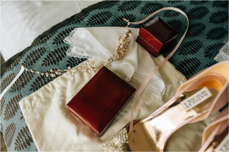 brides jewelry and shoes