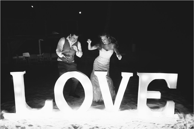 dancing in the sand love