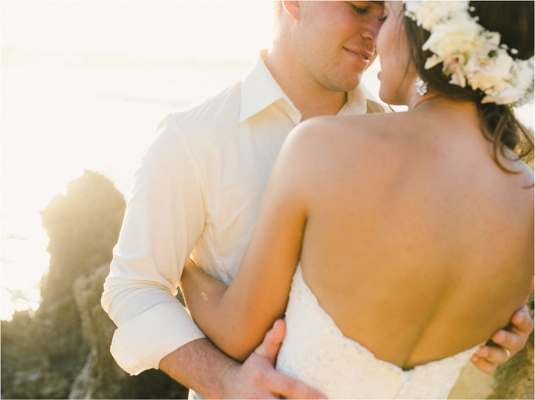 bride and groom love sesh